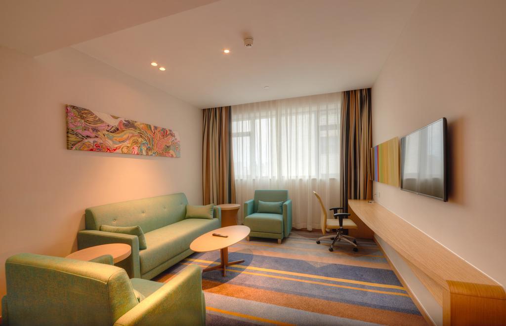 Khách sạn Express Zhenping By Ihg 3*